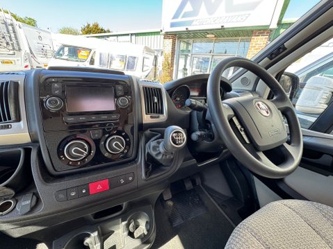 Auto-Trail Tracker fb 19