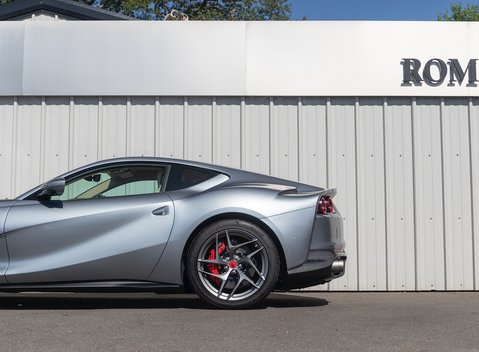 Ferrari 812 Superfast 27