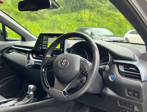 Toyota C-HR 1.8 C-HR Design HEV CVT 5dr 15