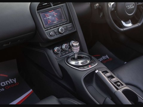 Audi R8 5.2 R8 Spyder Quattro V10 Semi-Auto 4WD 2dr 20
