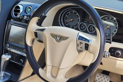 Bentley Flying Spur V8 17