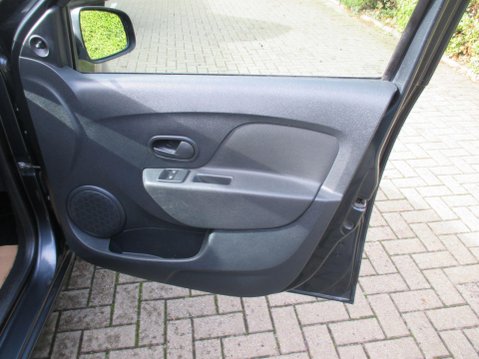 Dacia Sandero 1.0 SCe Essential Euro 6 5dr 37