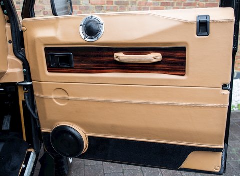 Land Rover Defender 90 XS Bowler 21