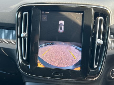 Volvo XC40 B4 PLUS AWD MHEV 22