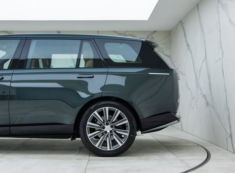 Land Rover Range Rover P400 Autobiography LWB 32