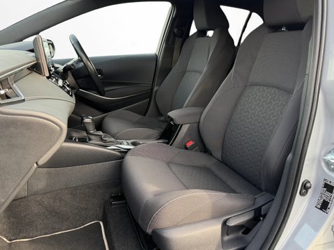 Toyota Corolla 1.8 VVT-i Hybrid Design 5dr CVT 21