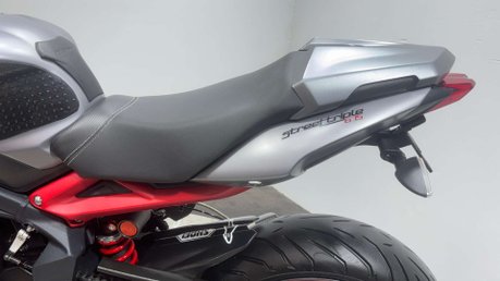 Triumph Street Triple R 2014 ONLY 15K NEW MOT ARROW EXHAUST VERY CLEAN NAKED 45