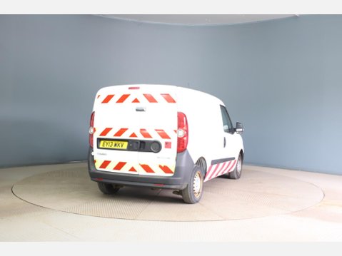 Vauxhall Combo 1.3 CDTi 2000 ecoFLEX 16v FWD L1 H1 (s/s) 3dr 9
