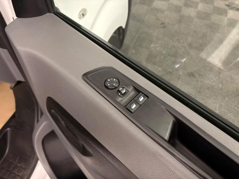 Peugeot Expert 2.0 BlueHDi 1400 Professional Standard Panel Van MWB Euro 6 (s/s) 6dr 28