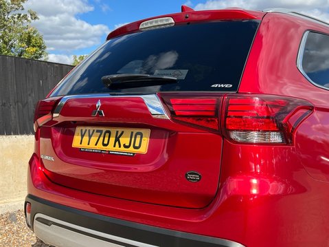 Mitsubishi Outlander EXCEED 18