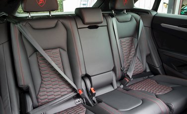 Lamborghini Urus 13