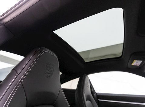 Porsche 911 Carrera S (992) 12