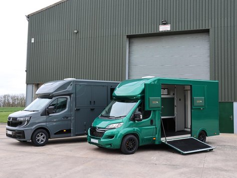 Vauxhall Movano BRAND NEW PRE REG DELIVERY MILES 3.5 TON HORSE BOX STALLION BUILT 