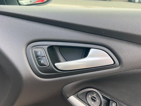 Ford Focus 1.6 Zetec Powershift Euro 6 5dr 33