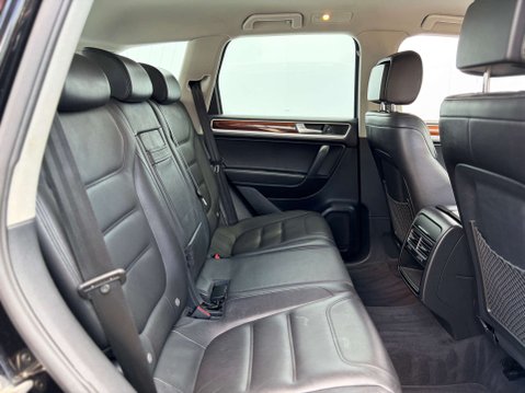 Volkswagen Touareg 3.0 Touareg V6 TSi Hybrid Auto 4WD 5dr 25