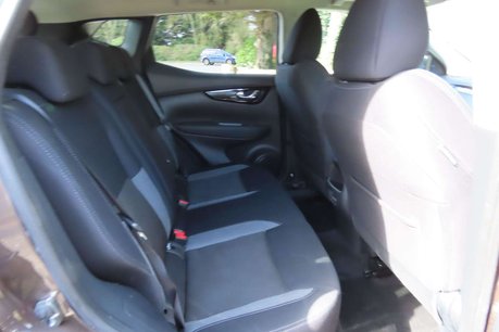 Nissan Qashqai 1.3 DIG-T N-Connecta DCT Auto Euro 6 (s/s) 5dr 9