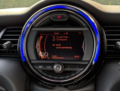 Mini Convertible Cooper 1.5 Chili / Media - SAT NAV + MINI CONNECTED + 17" ALLOYS 18