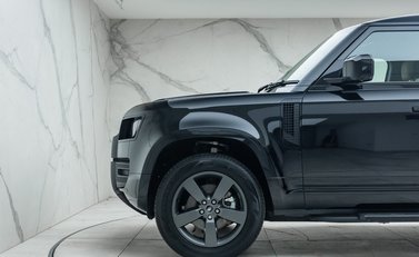 Land Rover Defender 110 D250 X-DYNAMIC HSE 34