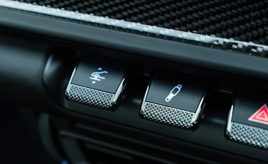 Porsche 911 GT3 Touring (992) 22