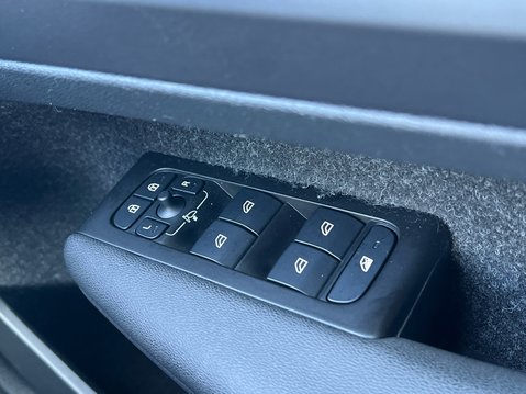 Volvo XC40 RECHARGE T5 R-DESIGN 35