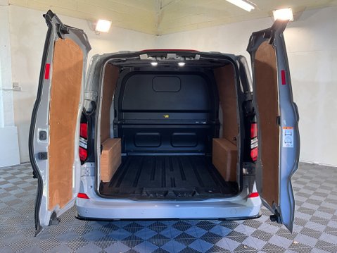 Ford Transit Custom 2.0 320 EcoBlue Limited Crew Van Auto L2 H1 Euro 6 (s/s) 5dr 10