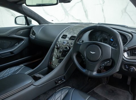 Aston Martin Vanquish S 14