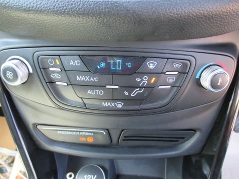 Ford B-Max 1.0T EcoBoost Titanium Navigator Euro 6 5dr 21