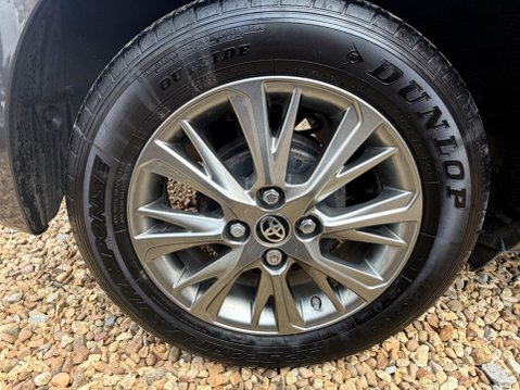 Toyota Yaris 1.5 VVT-i Icon CVT Euro 6 5dr 18