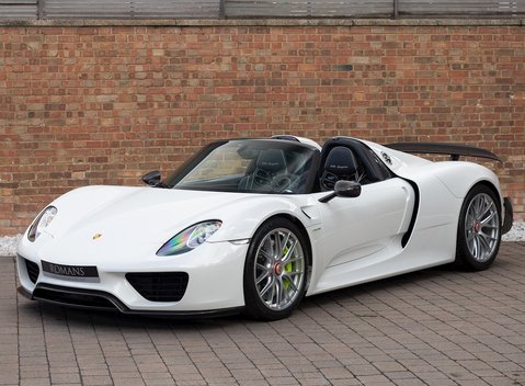 Porsche 918 Spyder Weissach 6