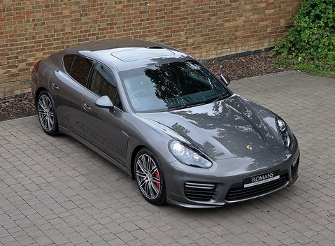 Porsche Panamera GTS 3