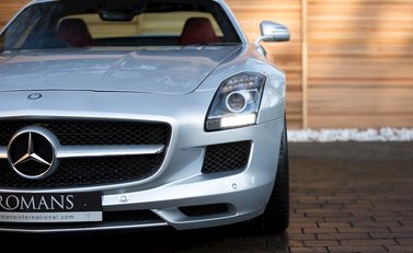 Mercedes-Benz SLS AMG 9