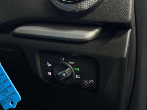 Audi A3 2.0 TDI S line Saloon 4dr Diesel S Tronic quattro Euro 6 (s/s) (184 ps) 37