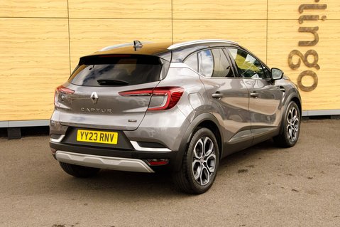 Renault Captur TECHNO E-TECH 2