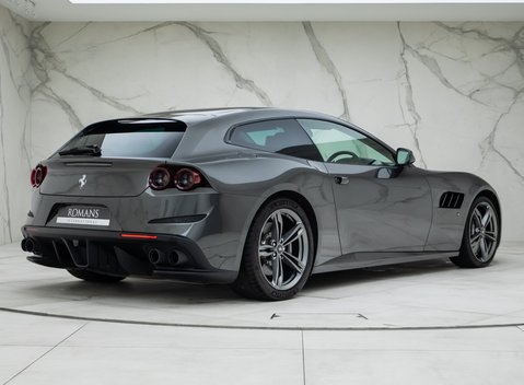 Ferrari GTC4 Lusso V12 3