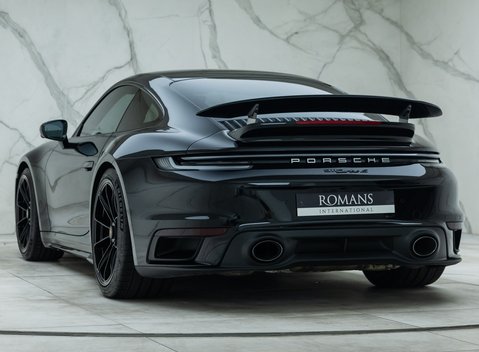 Porsche 911 Turbo S (992) 10