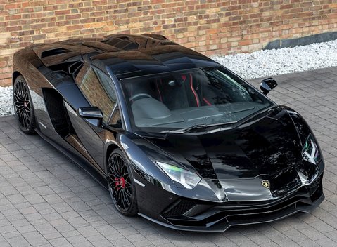 Lamborghini Aventador S LP740-4 Roadster 11