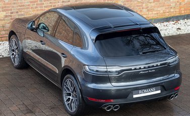 Porsche Macan Turbo 9