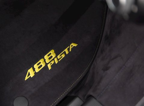 Ferrari 488 Pista 22
