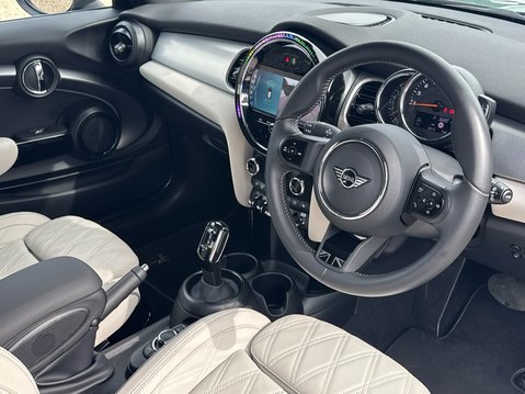 Mini Hatch COOPER EXCLUSIVE 19