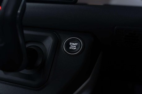 Land Rover Defender 3.0 Defender X-Dynamic SE D MHEV Auto 4WD 3dr 30