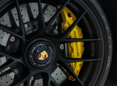 Porsche 911 Carrera GTS (991.2) 28