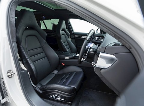Porsche Panamera Turbo S E-Hybrid Sport Turismo 10