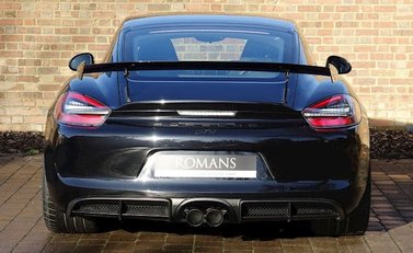 Porsche Cayman GT4 19
