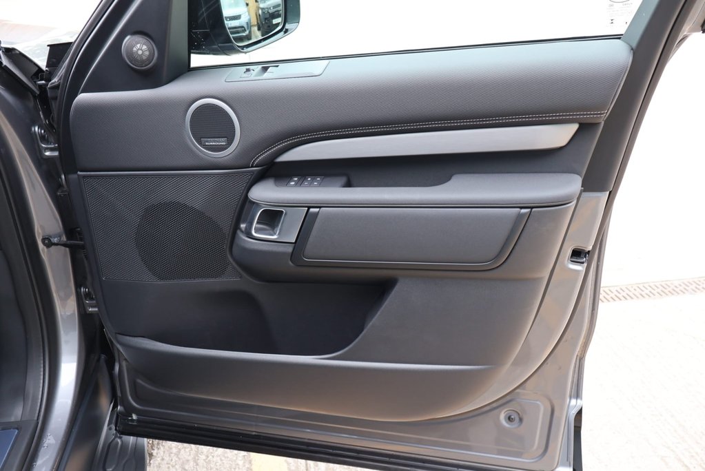 Land Rover Discovery 2026 COMMERCIAL DYNAMIC HSE STYLED BY SEEKER  GENUINE REAR SEATS FITTED  17