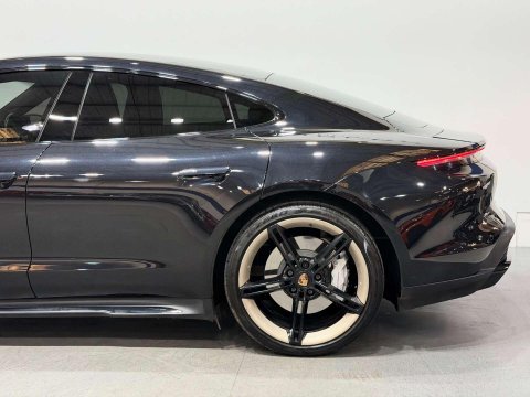 Porsche Taycan Performance Plus 93.4kWh Turbo Saloon 4dr Electric Auto 4WD (680 ps) 12