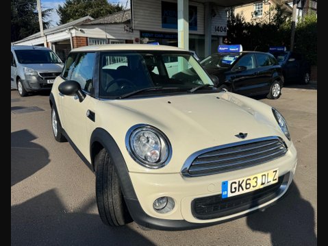Mini Hatch 1.6 One Auto Euro 6 3dr 5