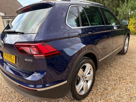 Volkswagen Tiguan 2.0 TDI SEL DSG 4Motion Euro 6 (s/s) 5dr 9