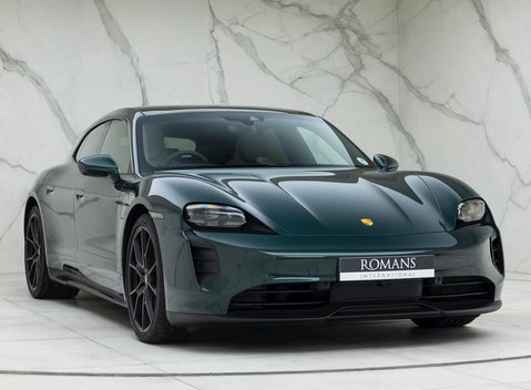 Porsche Taycan GTS Sport Turismo 1