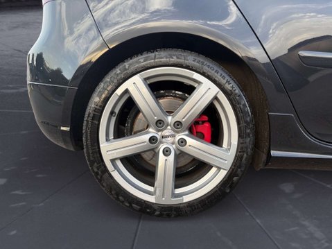 Volkswagen Golf 2.0 Golf GTi Pirelli 5dr 14