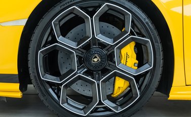 Lamborghini Huracan Tecnica 25